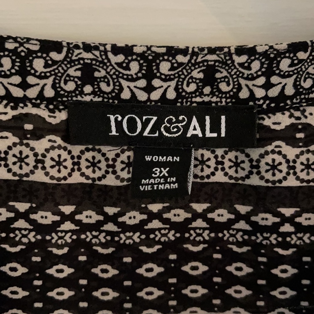 Blouse - Picture 2 of 2